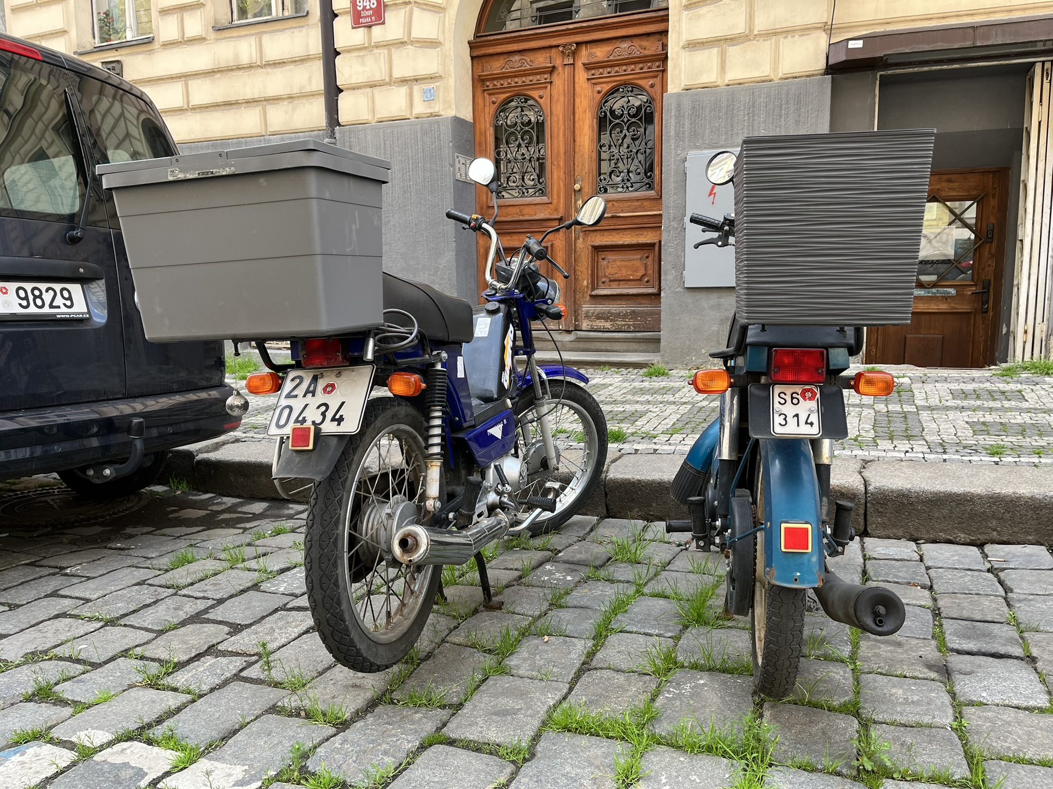 2A 0434, Hero Majestic 