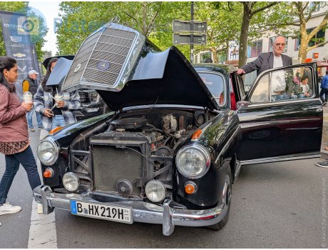 B HX 219H (04/10), Mercedes-Benz Type 219/220