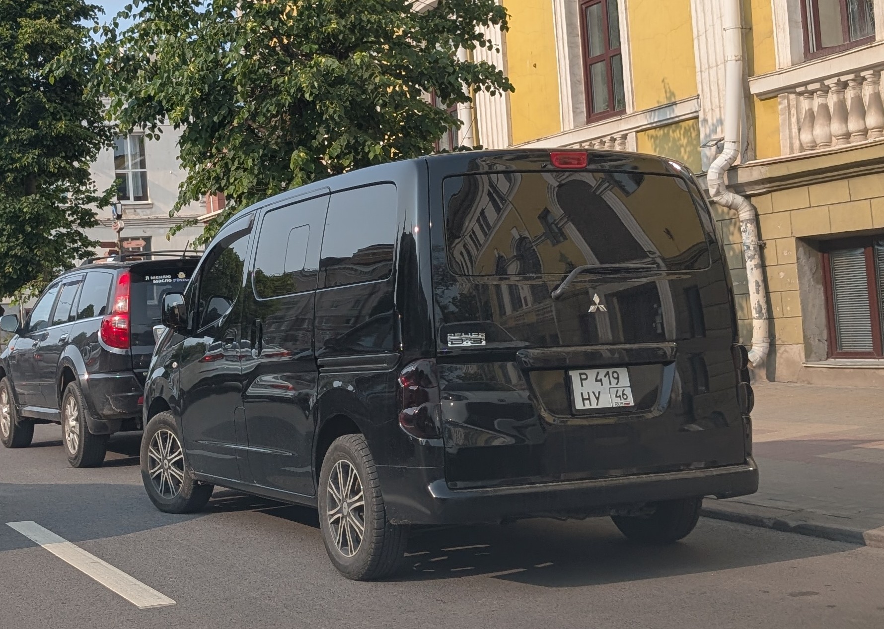 р 419 ну 46, Mitsubishi Delica D:3 Wagon, 2011–2019 (rebadged Nissan NV200)