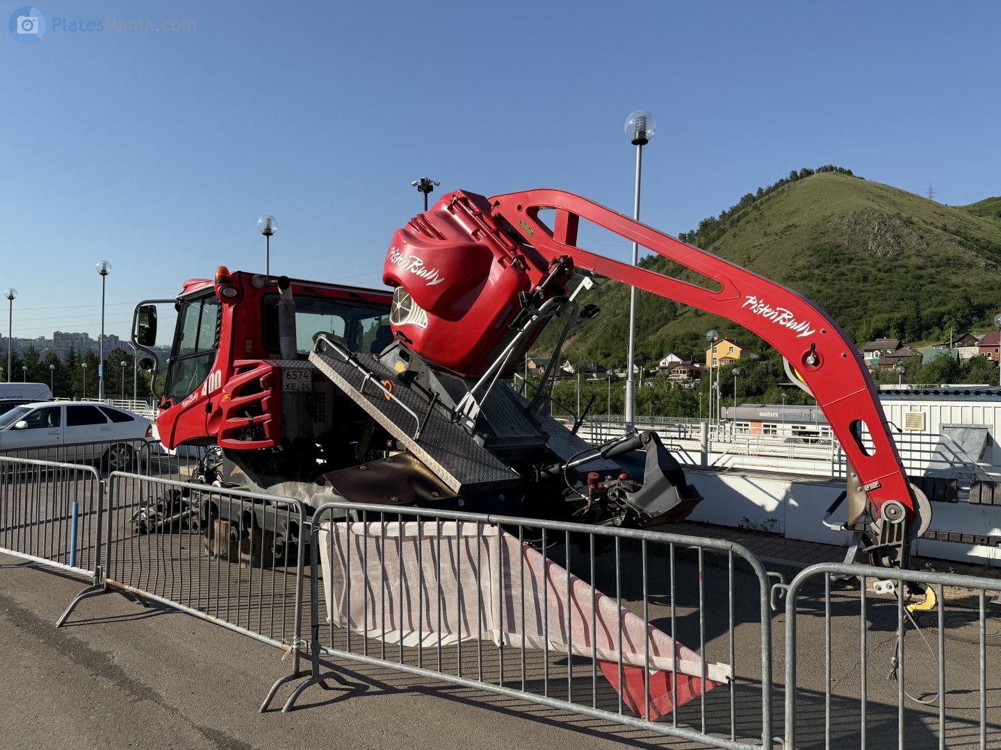 6574 хе 24, PistenBully 400 