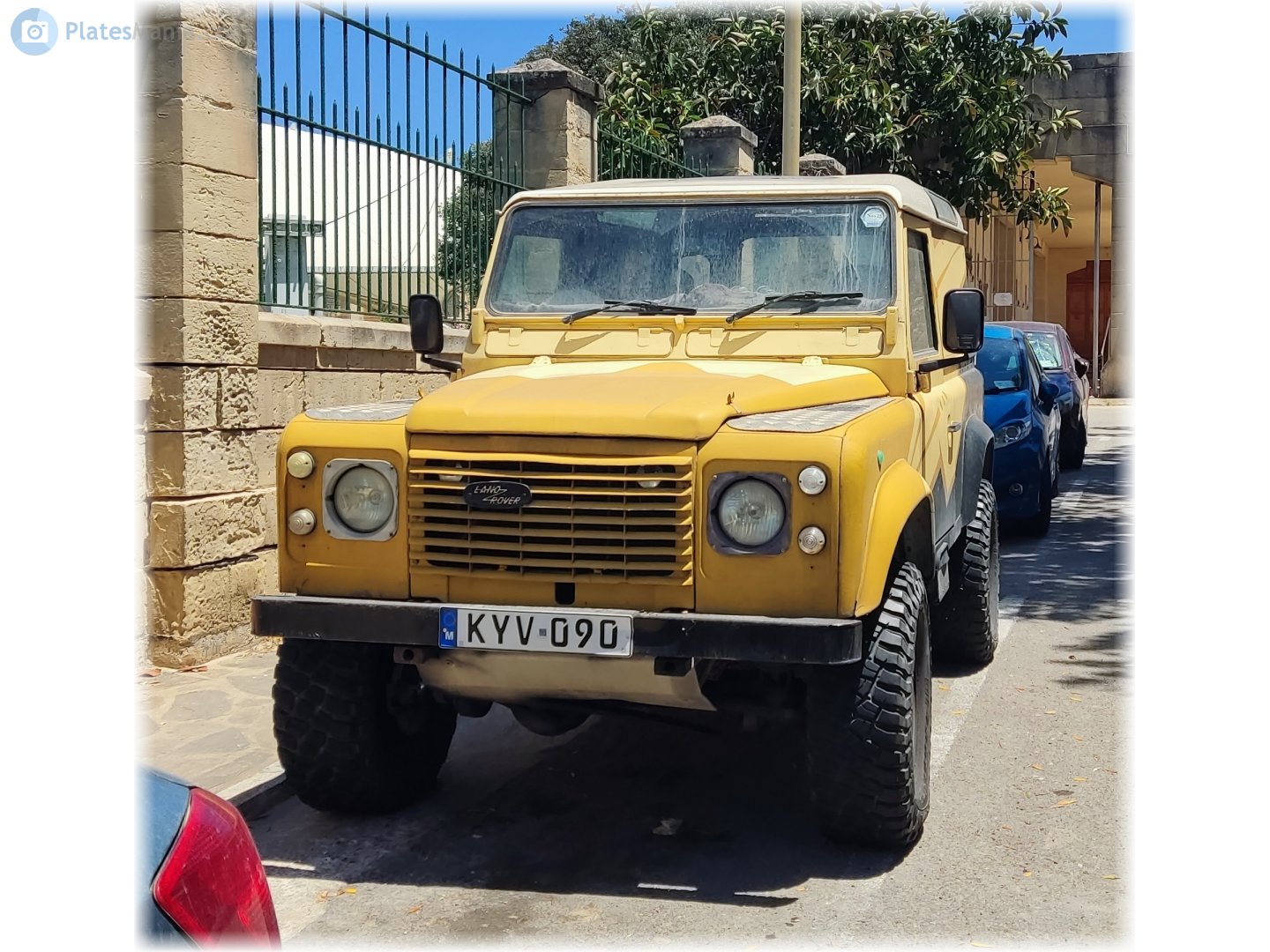 KYV 090, Land Rover Defender 