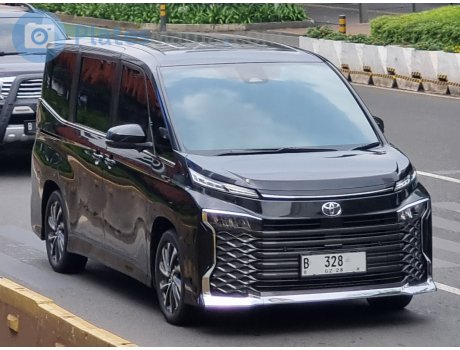 B 328, Toyota Voxy