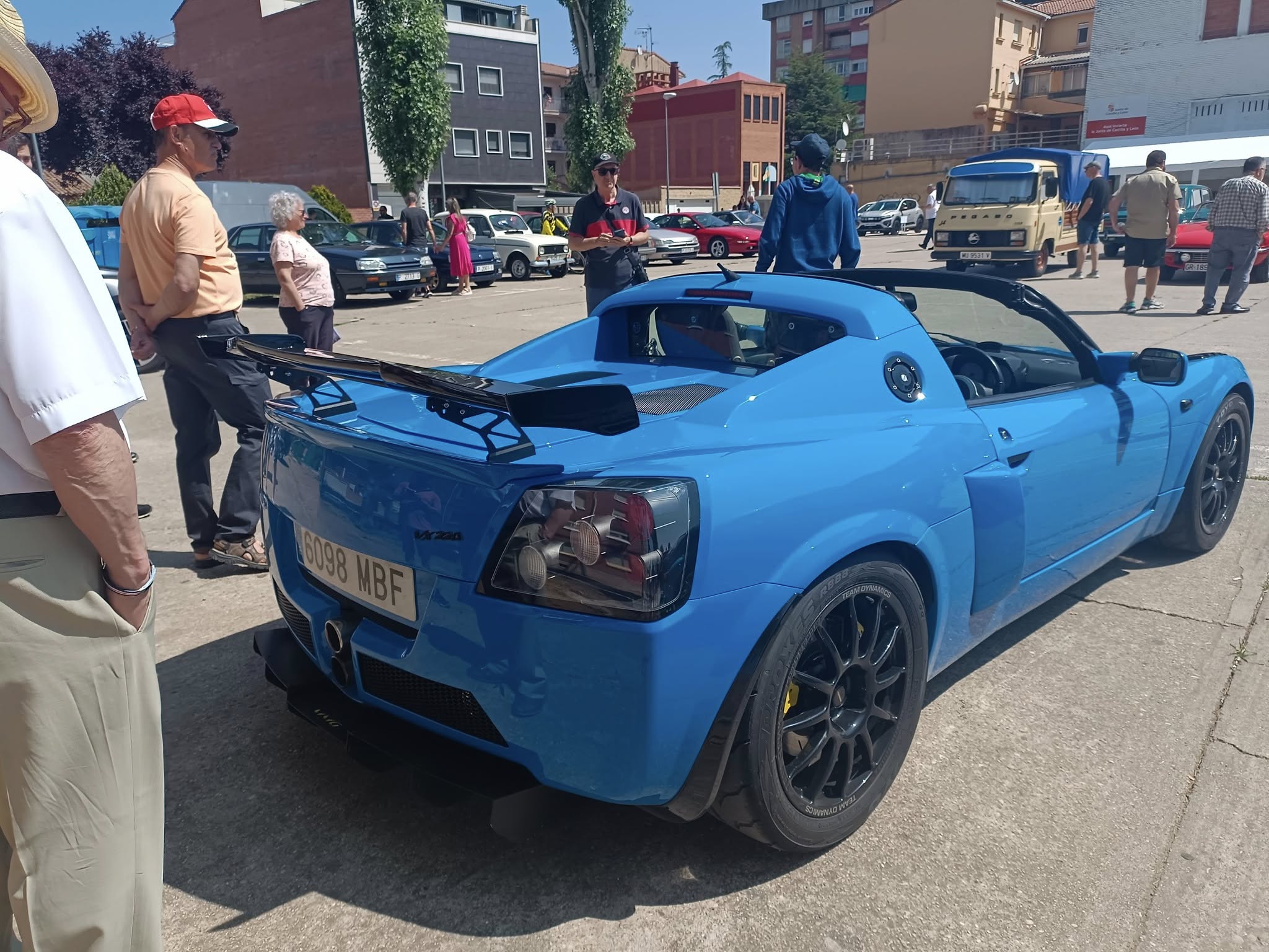 6098 MBF, Vauxhall VX220 1st gen (E01), 2000–2005