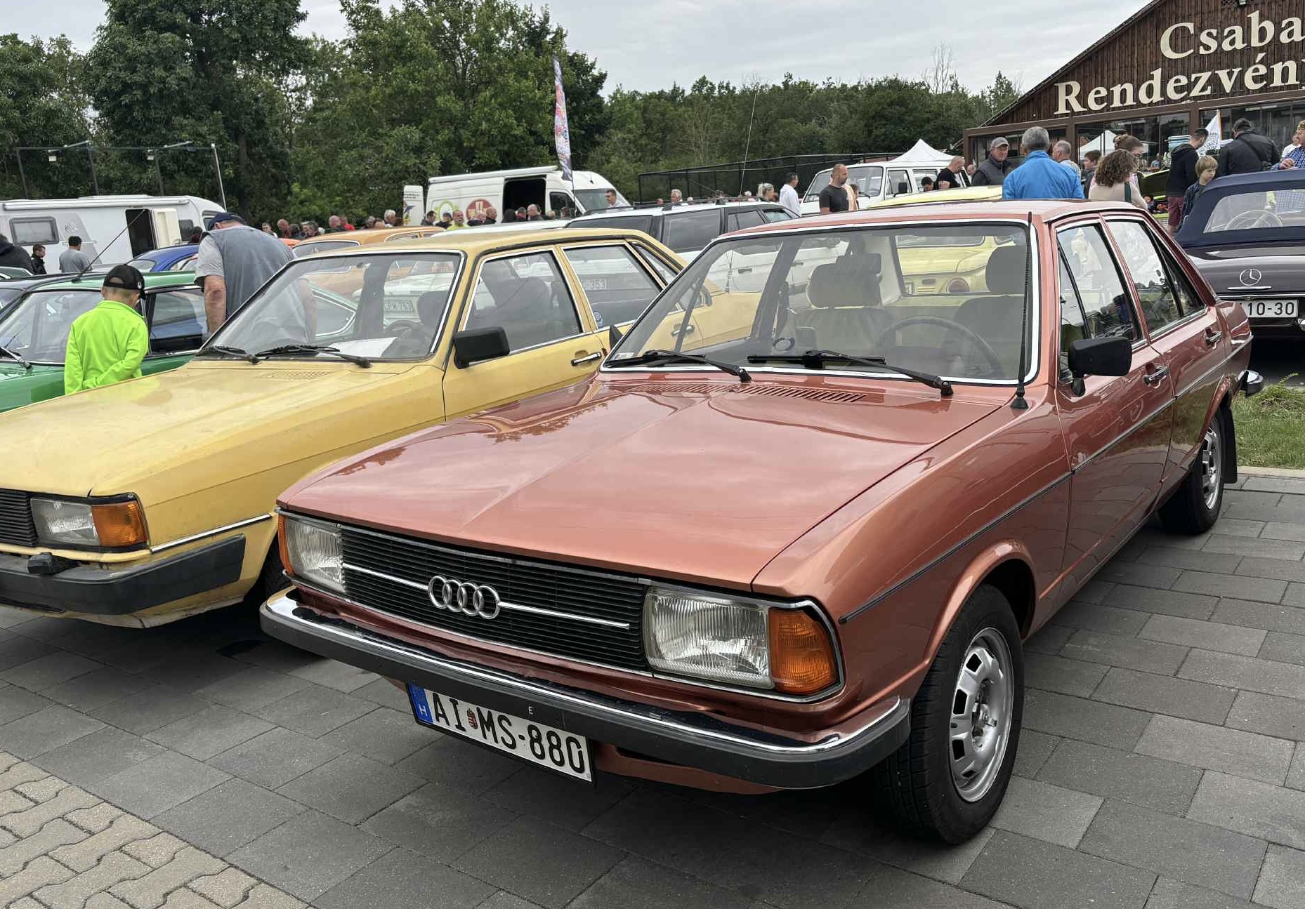 AI MS-880, Audi 80 1st gen 4-door Sedan (B1/80/82), facelift, 1976–1978