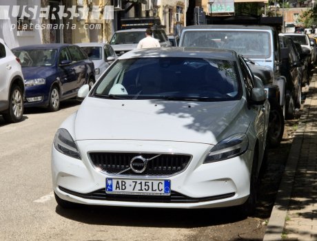 AB 715 LC, Volvo V40