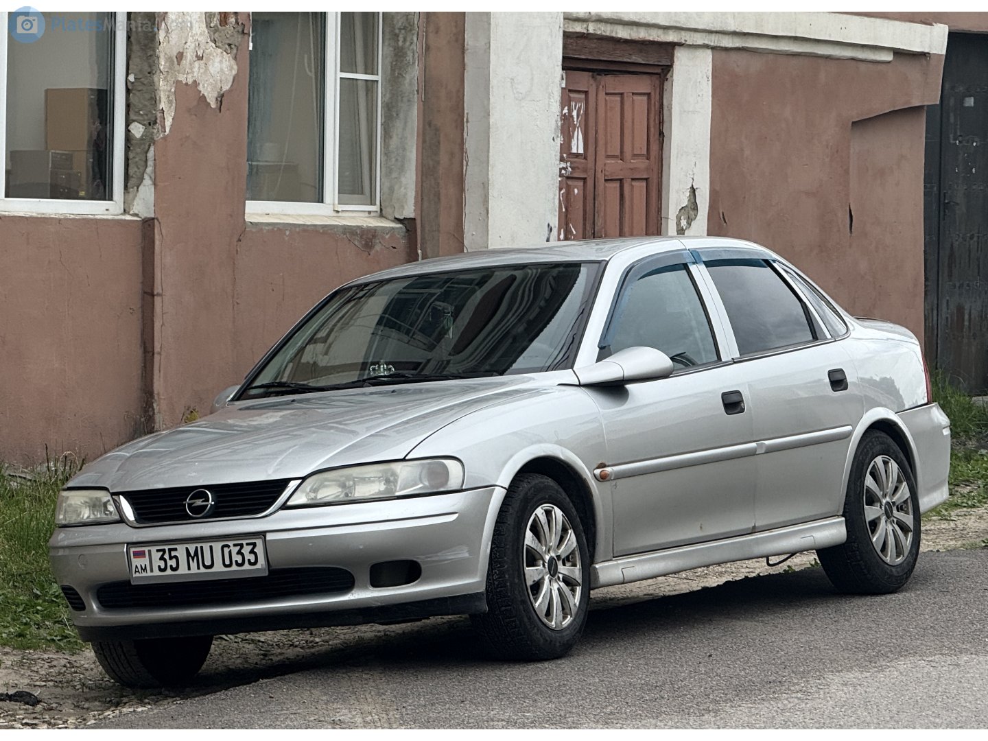 35 MU 033, Opel Vectra 