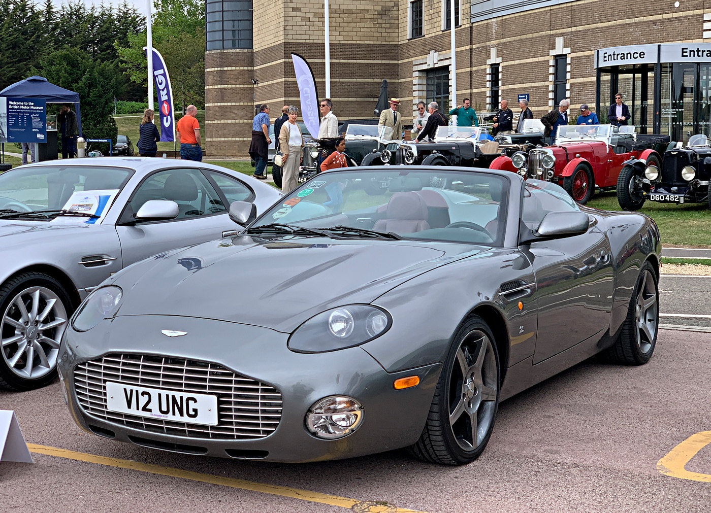 V12UNG, Aston Martin DB AR1 