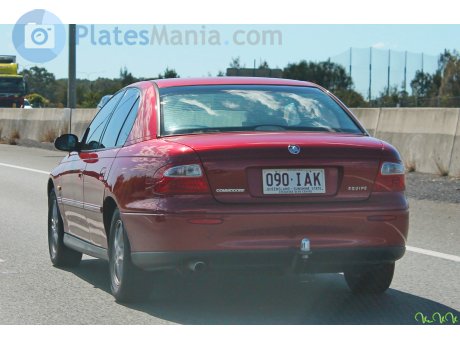 090-IAK, Holden Commodore
