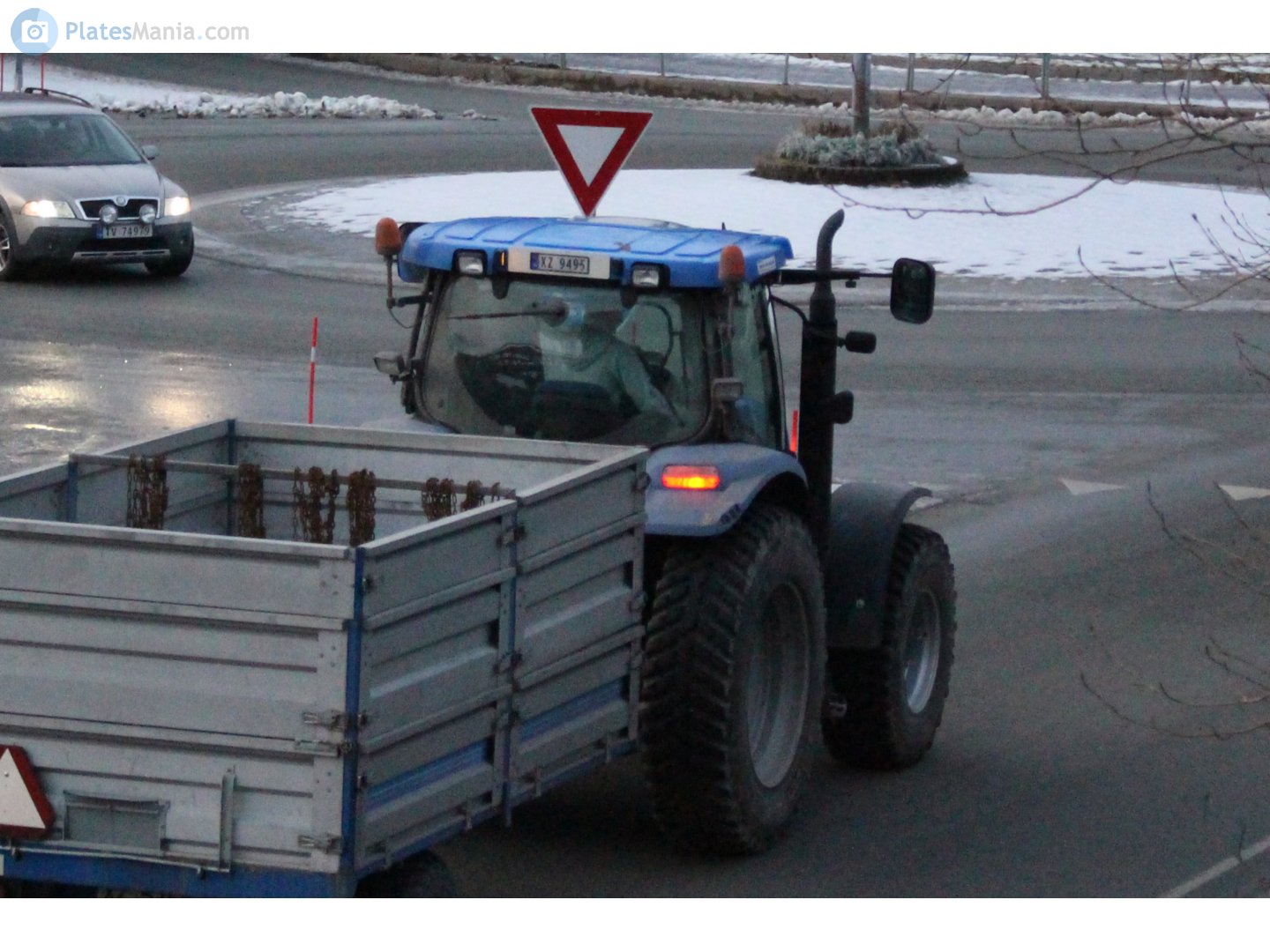 XZ 9495, New Holland T-Series 