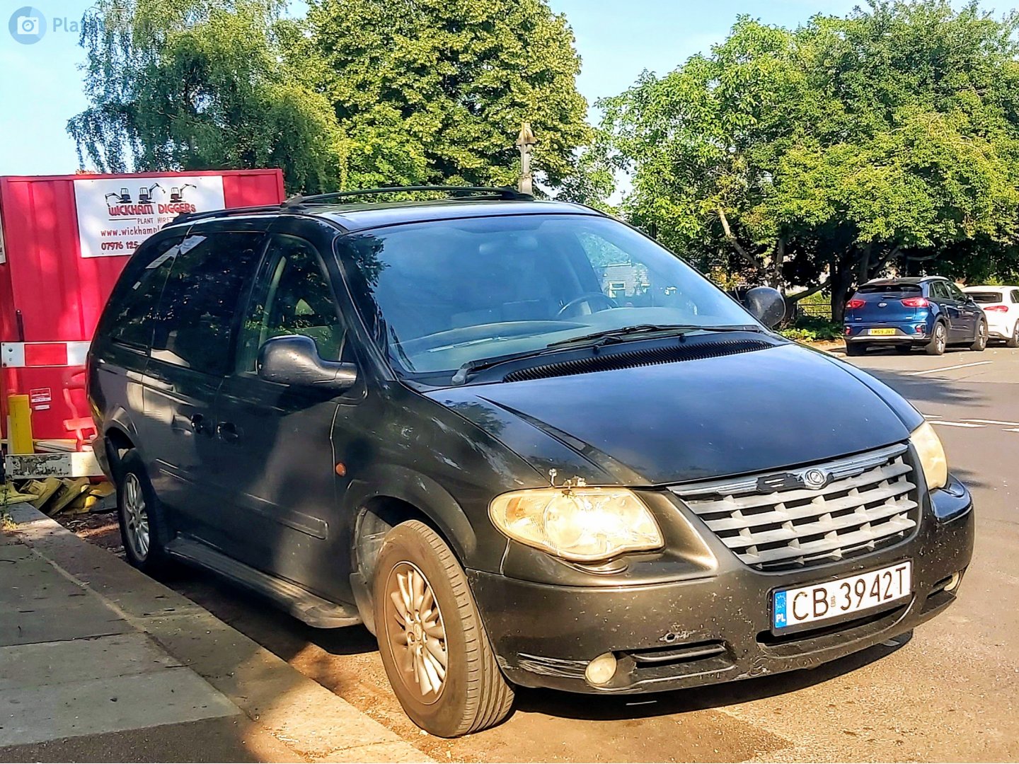 CB 3942T, Chrysler Grand Voyager 4th gen (RS), 2000–2007