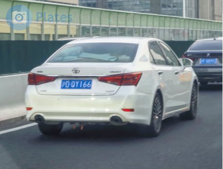沪D·QY166, Toyota Crown