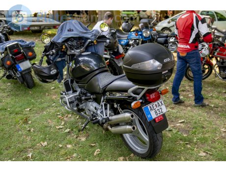 AE AX-832, BMW R Series