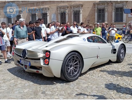 GJ 560 FL, Pagani Utopia