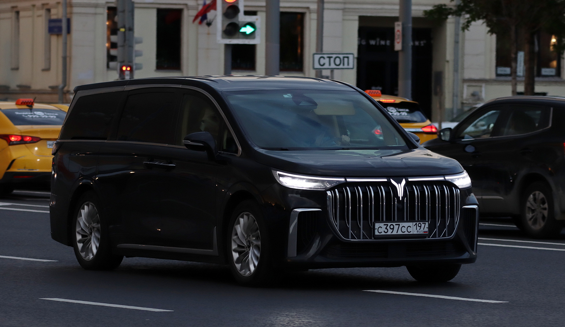 с 397 сс 197, Voyah (Lantu) Dreamer (Dream/Mengxiangjia) 1st gen (ESSA), 2022–