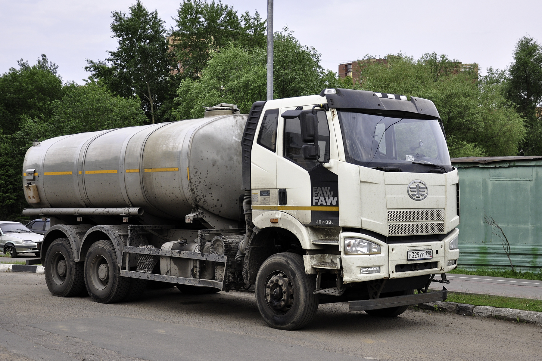 р 329 ус 198, FAW J6 