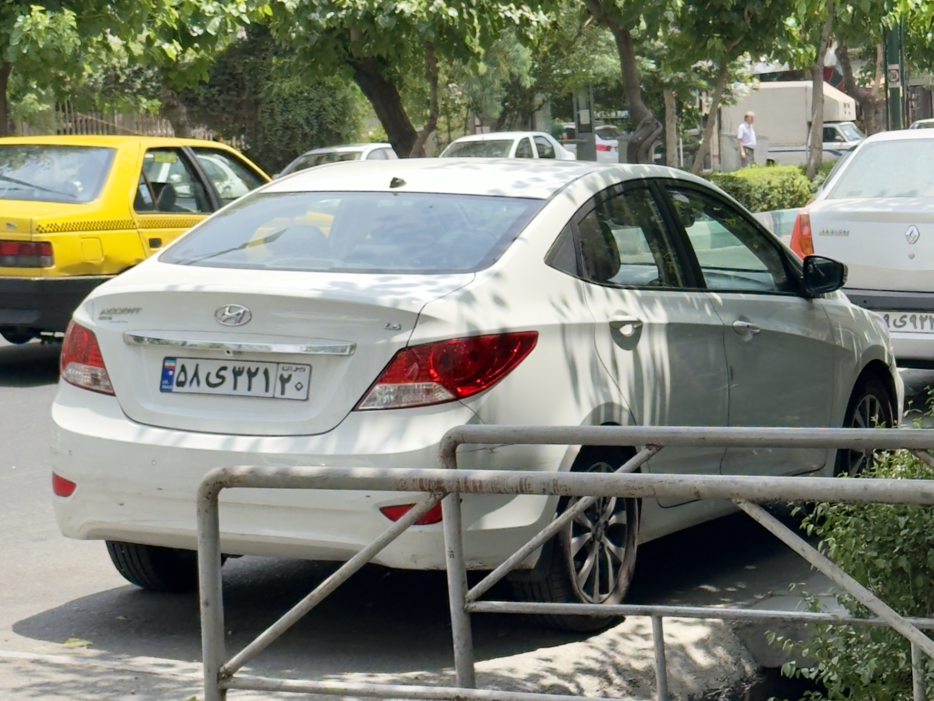 ۵۸ی۳۲۱ ۲۰, Hyundai Accent 4th gen Sedan (RB), 2010–2019