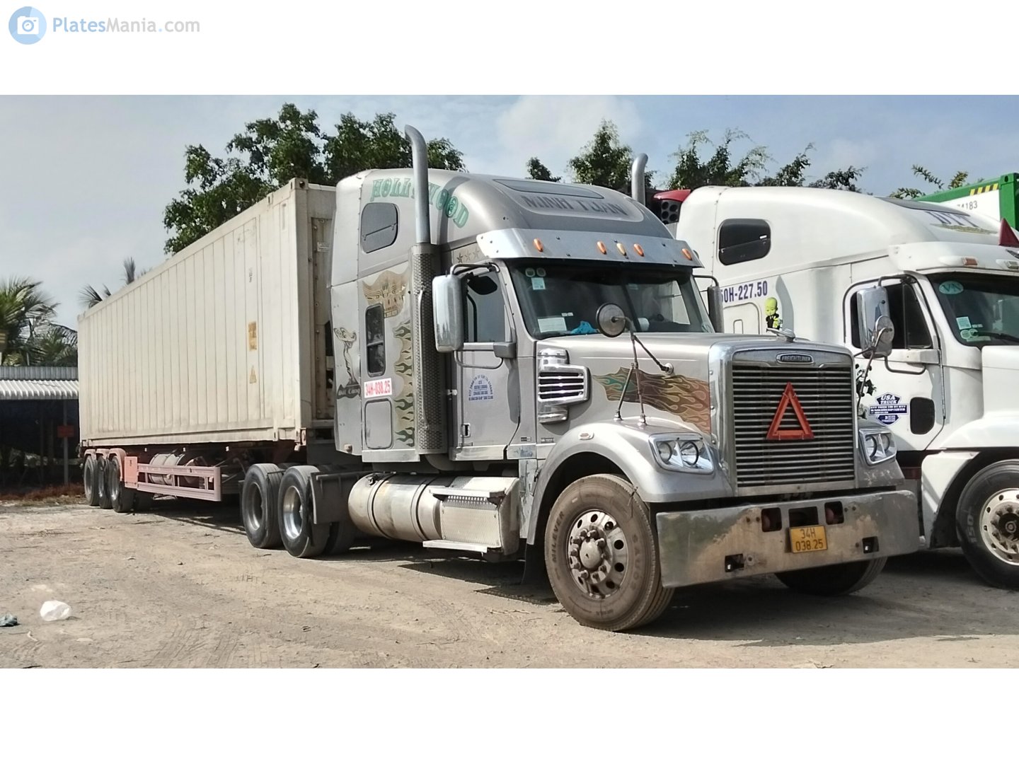 34H-038.25, Freightliner Coronado 2nd gen, Coronado (2009–2016) / Coronado SD (2009–2015), 122SD (2015–2022)