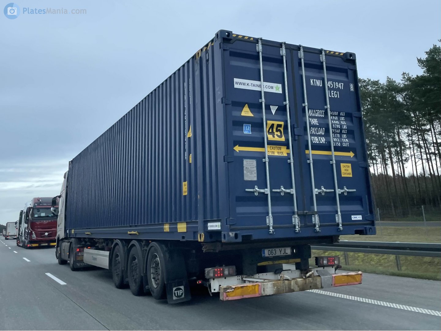 063 YJL, Krone Box Liner 