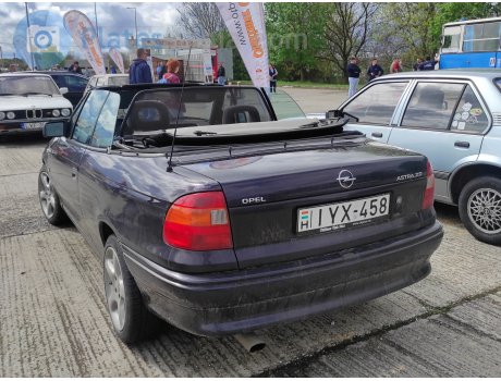 IYX-458, Opel Astra