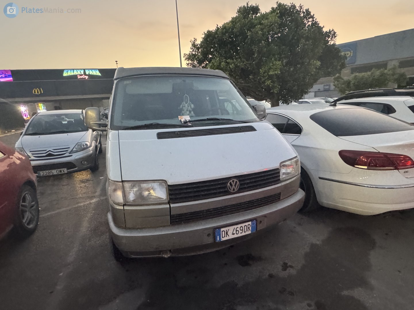 DK 469 DR, Volkswagen Transporter 4th gen Van (T4) (70/7D), 1990–2003