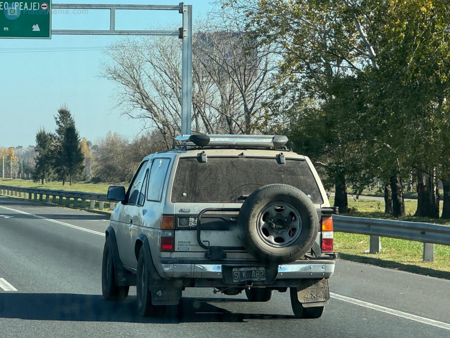 SLK 482, Nissan Pathfinder 1st gen 3-door SUV (WD21), 1985–1992