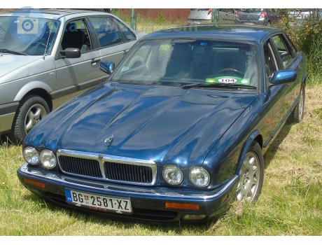 BG 2581-XZ, Jaguar XJ