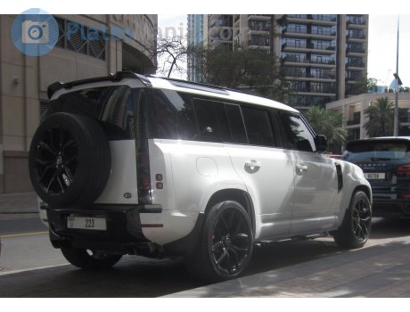 U 223, Land Rover Defender