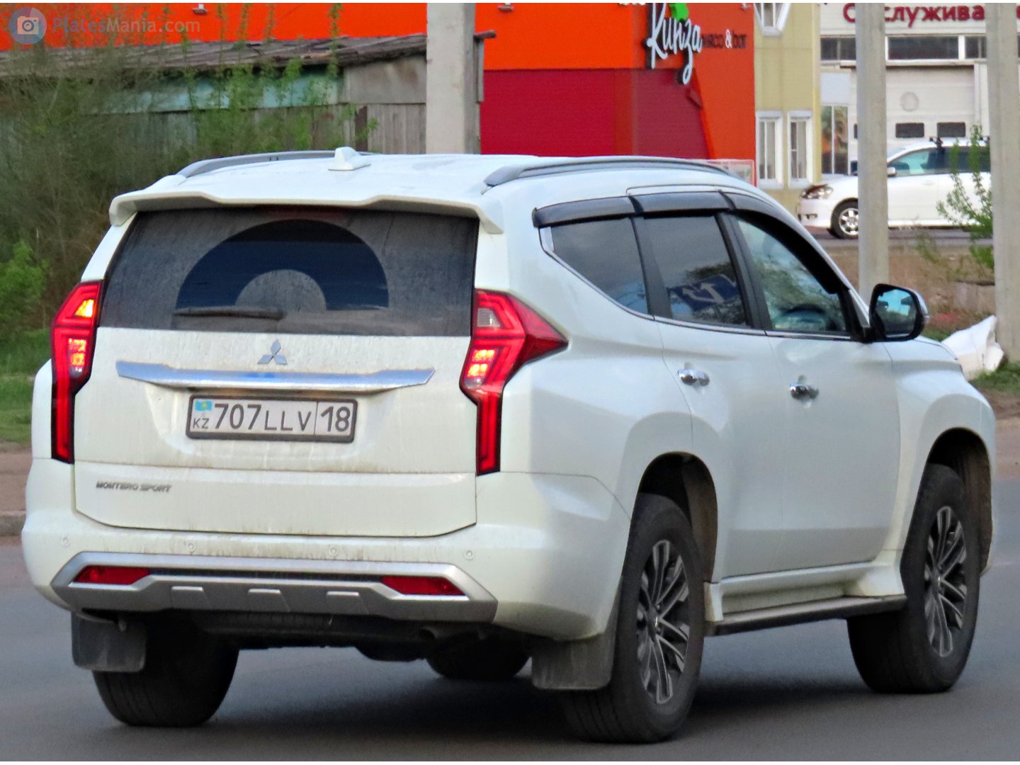 707 LLV 18, Mitsubishi Montero Sport 3rd gen (KR/KS/QE/QF), 2015–2019