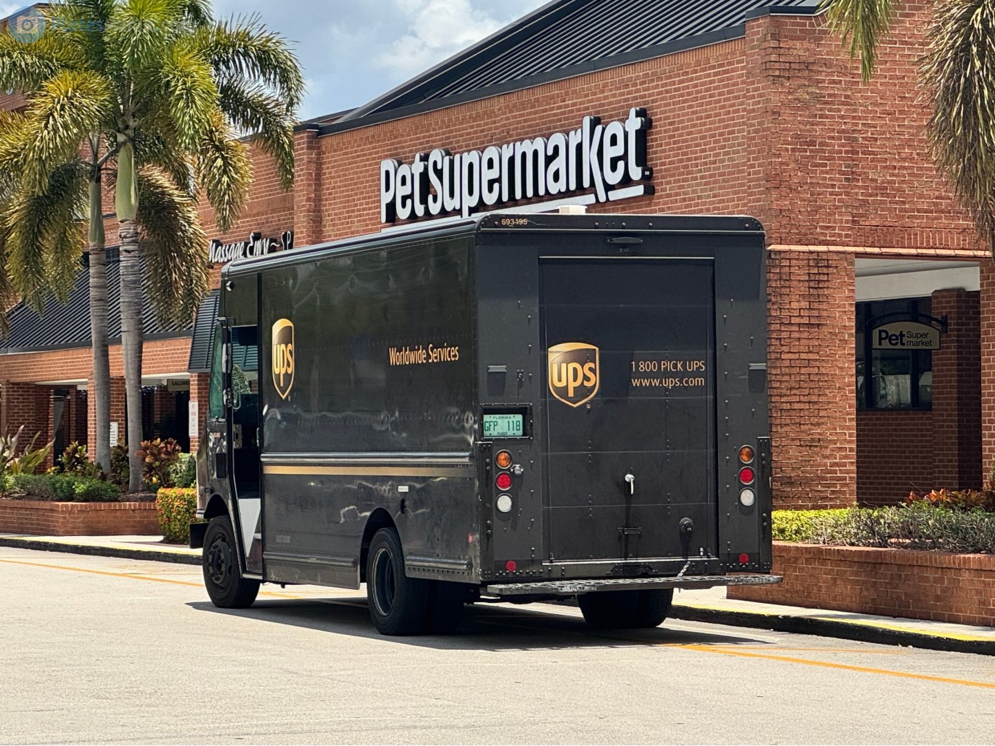 GFP 118, Freightliner M-Line 