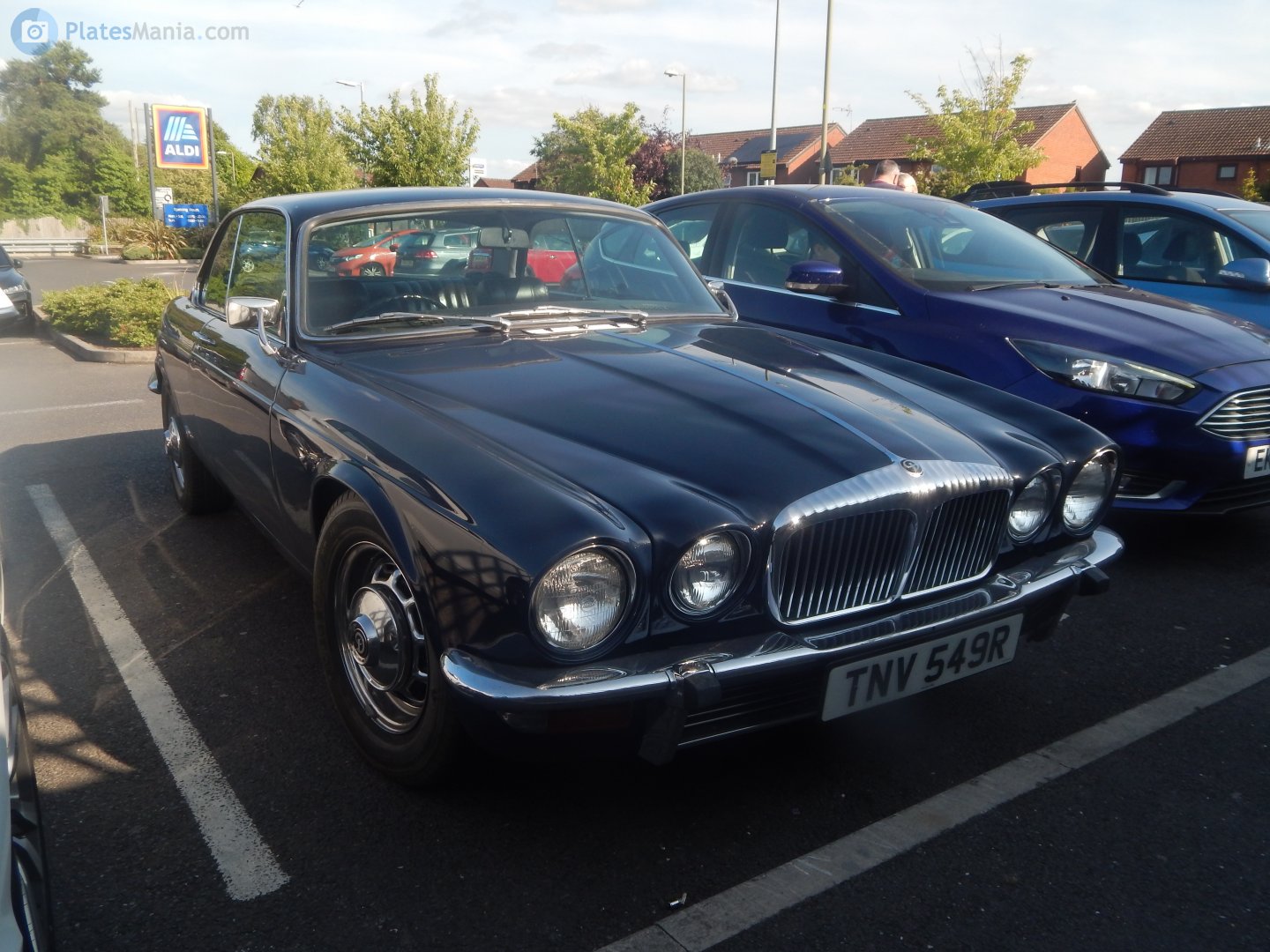 TNV459R, Daimler Sovereign 