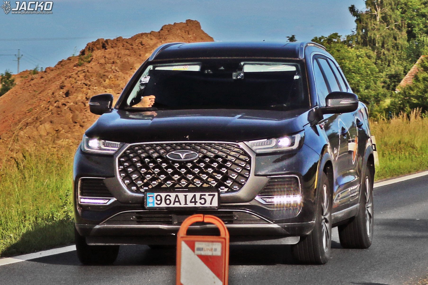 96AI457, Fownix Tiggo 8 