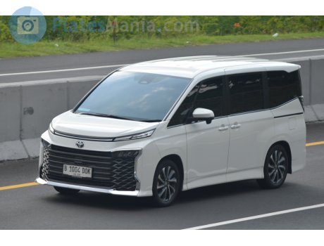 B 1004 DOK, Toyota Voxy