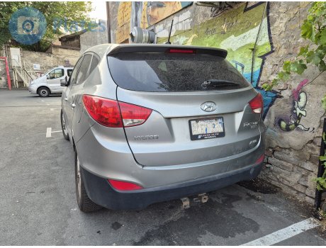 BLEV-830, Hyundai Tucson