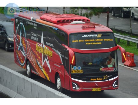 W 7060 UO, Mercedes-Benz