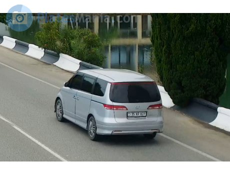 35 XR 827, Honda Elysion