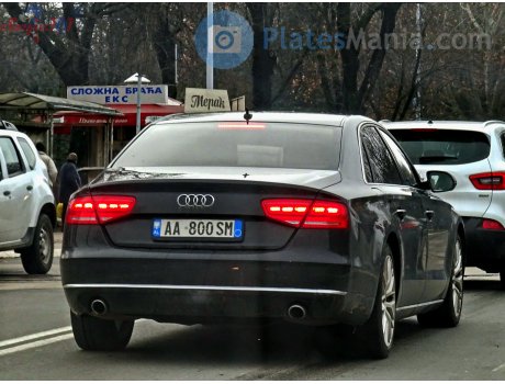 AA 800 SM, Audi A8