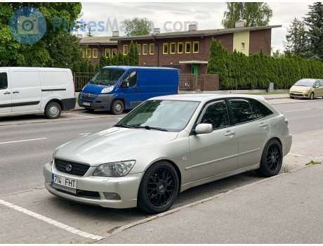 714 FHT, Lexus IS
