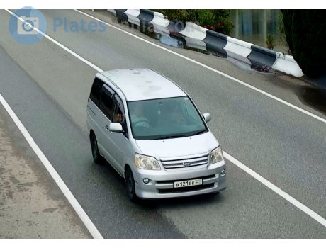 в121вк, Toyota Noah