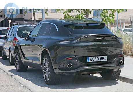 4843 MBJ, Aston Martin DBX