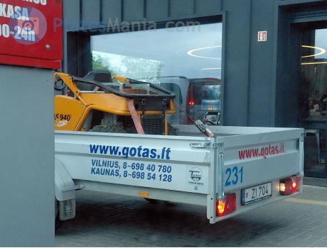 ZI 704, Tauras