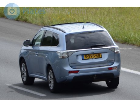 5-SVS-48, Mitsubishi Outlander