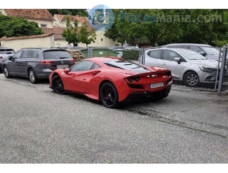AA 742DK, Ferrari F8