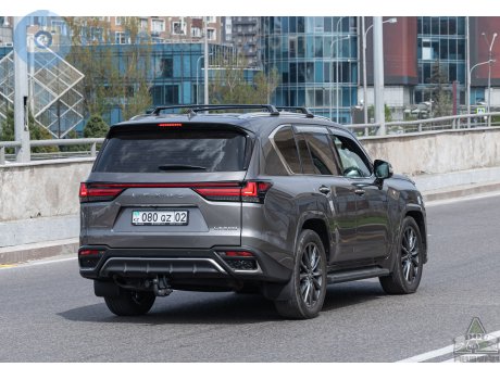 080 QZ 02, Lexus LX