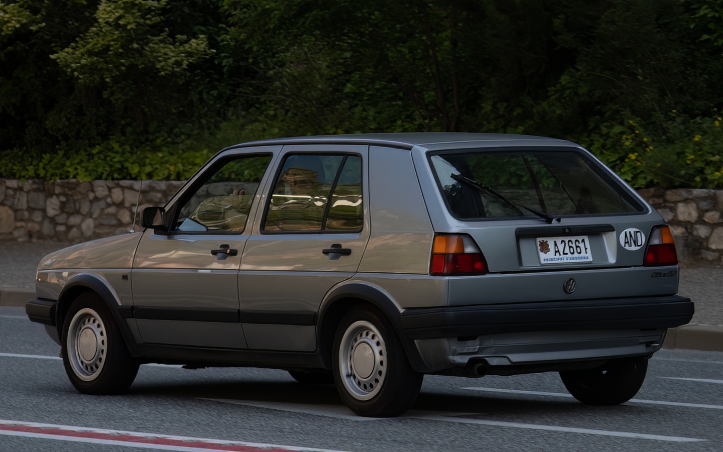 A 2661, Volkswagen Golf 2nd gen 5-door Hatch (19/1G), 1983–1992