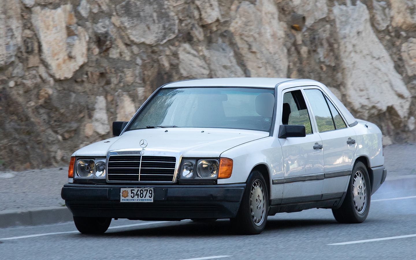 54879, Mercedes-Benz E-Klasse 1st gen Sedan (W124), 1984­–1995