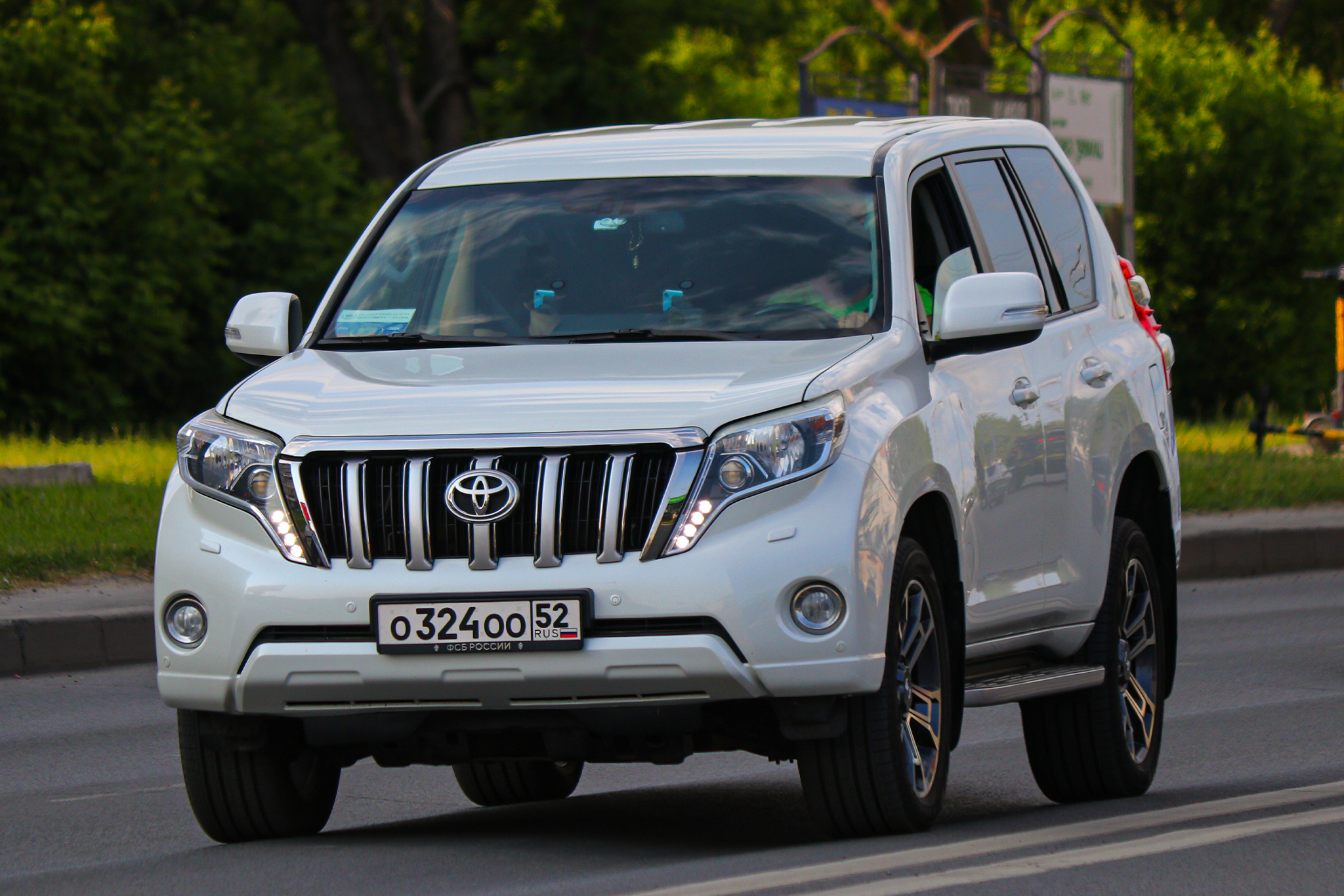 о 324 оо 52, Toyota Land Cruiser Prado 4th gen 5-door SUV (J150), 1st facelift, 2013–2017
