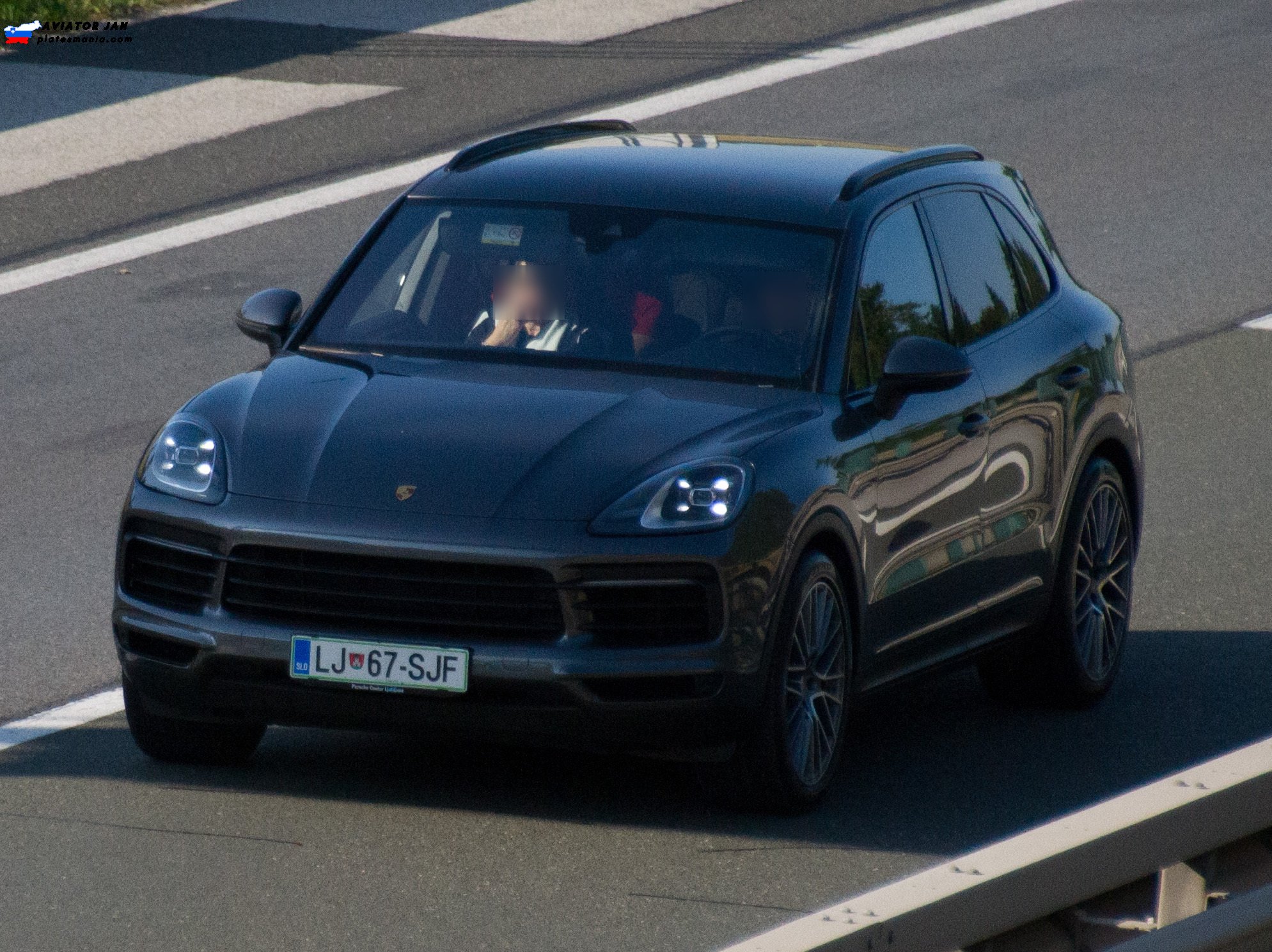 LJ 67-SJF, Porsche Cayenne 3rd gen SUV (PO536; 9Y0), 2017–2023