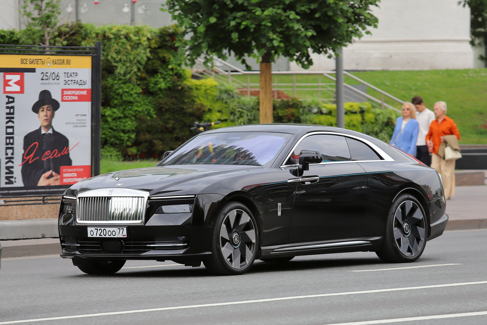 о 720 оо 77, Rolls-Royce Spectre 1st gen, 2023–