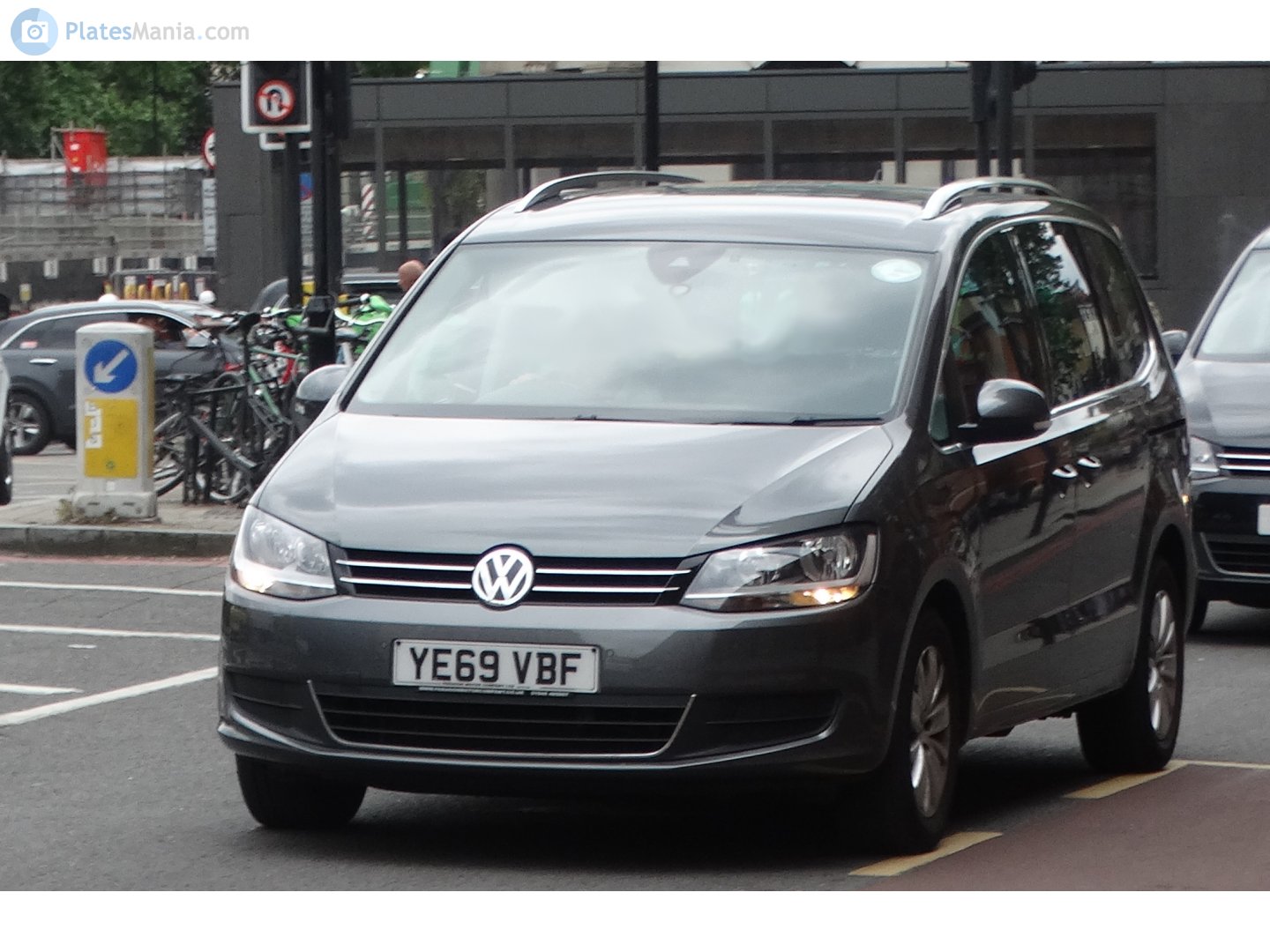 YE69VBF, Volkswagen Sharan 2nd gen (7N), 2010–2022