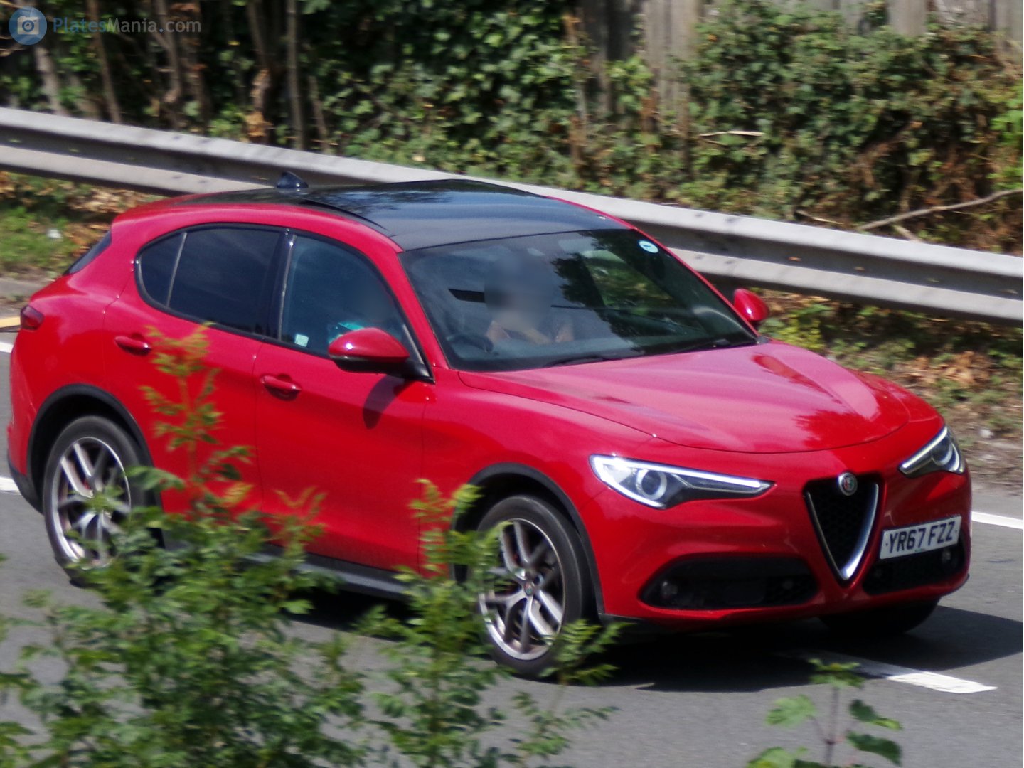 YR67FZZ, Alfa Romeo Stelvio 1st gen (949), 2017–